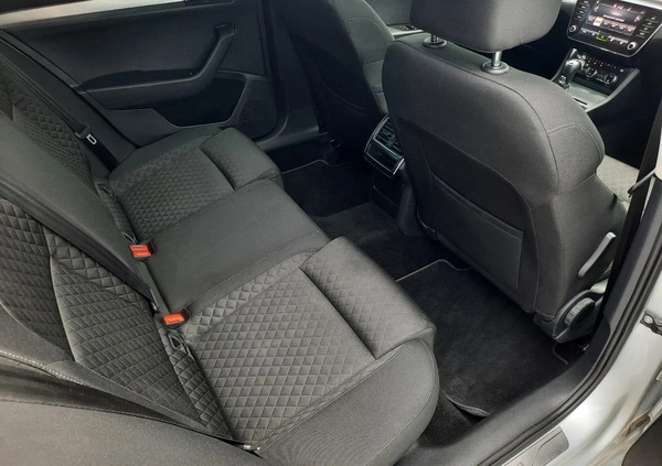 Skoda Superb cena 79900 przebieg: 163519, rok produkcji 2020 z Niemcza małe 781